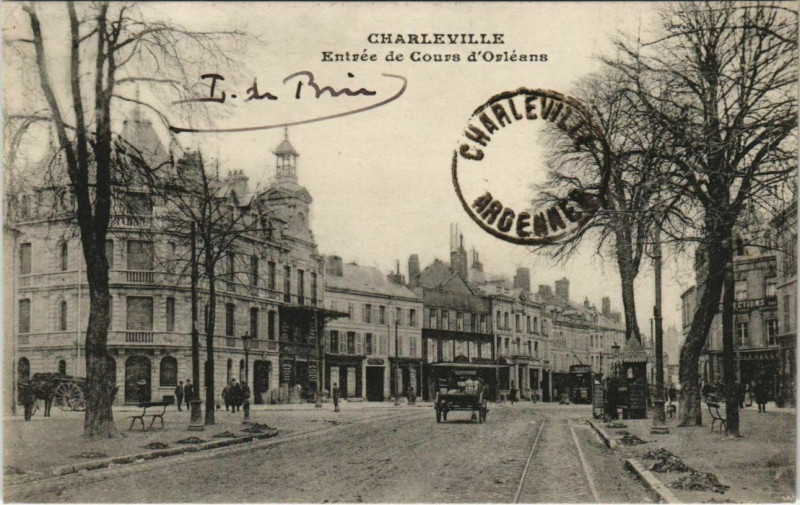 Carte postale ancienne Charleville - Entree de Cours d'Orleans