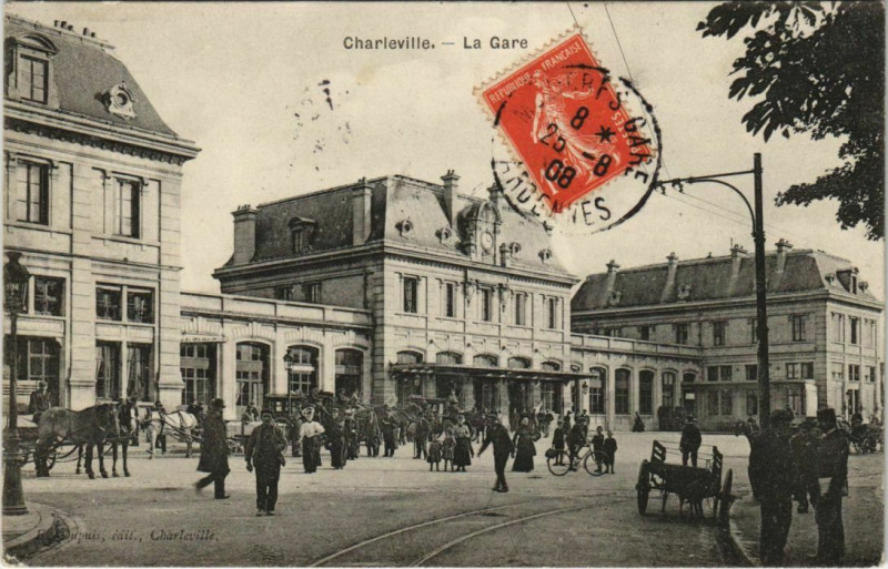 Carte postale ancienne Charleville - La Gare