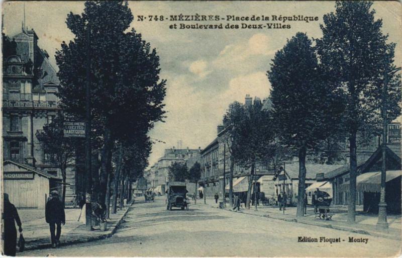 Carte postale ancienne Mezieres - Place de la Republique