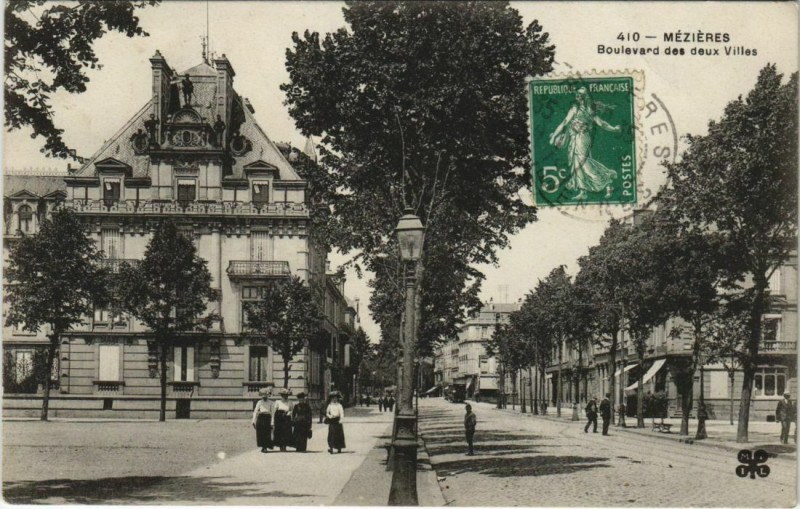 Carte postale ancienne Mezieres - Boulevard des deux Villes