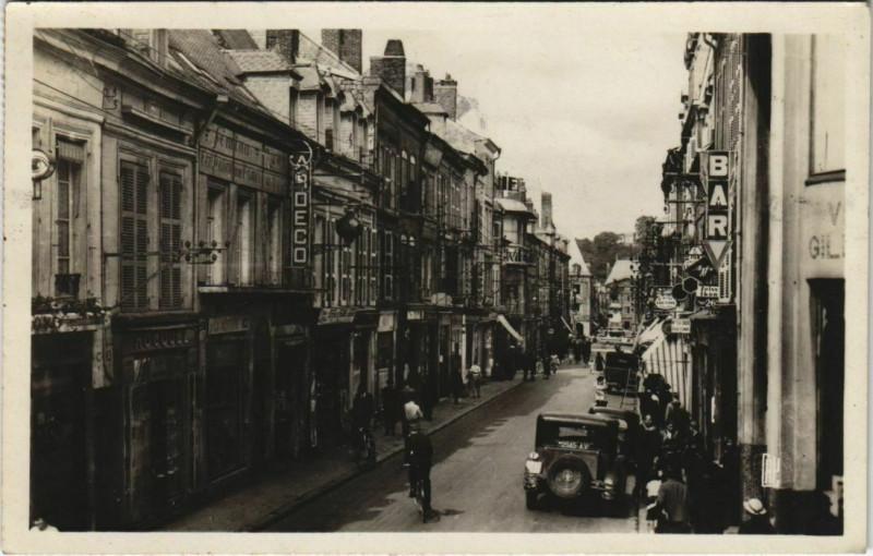 Carte postale ancienne Charleville - Rue de la Republique