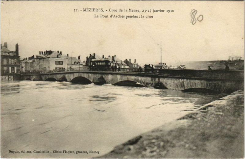 Carte postale ancienne Mezieres - Crue de la Meuse