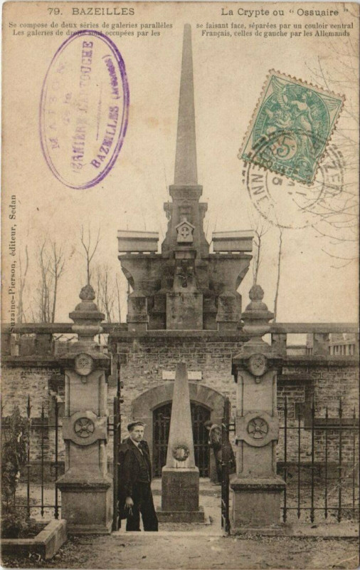Carte postale ancienne Bazeilles - La Crypte ou Ossuaire à Bazeilles