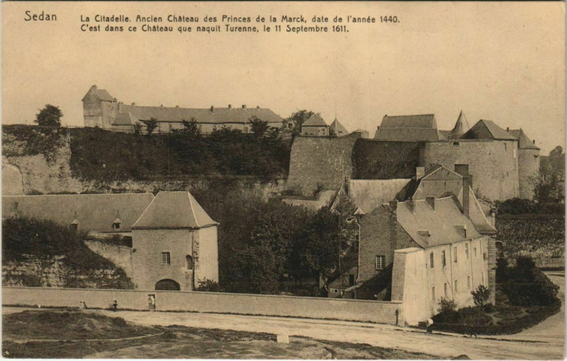 Carte postale ancienne Sedan - La Citadelle à Sedan