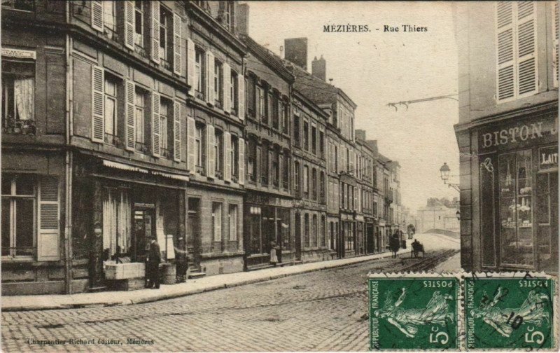 Carte postale ancienne Mezieres - Rue Thiers