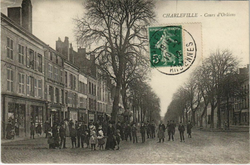 Carte postale ancienne Charleville - Cours d'Orleans