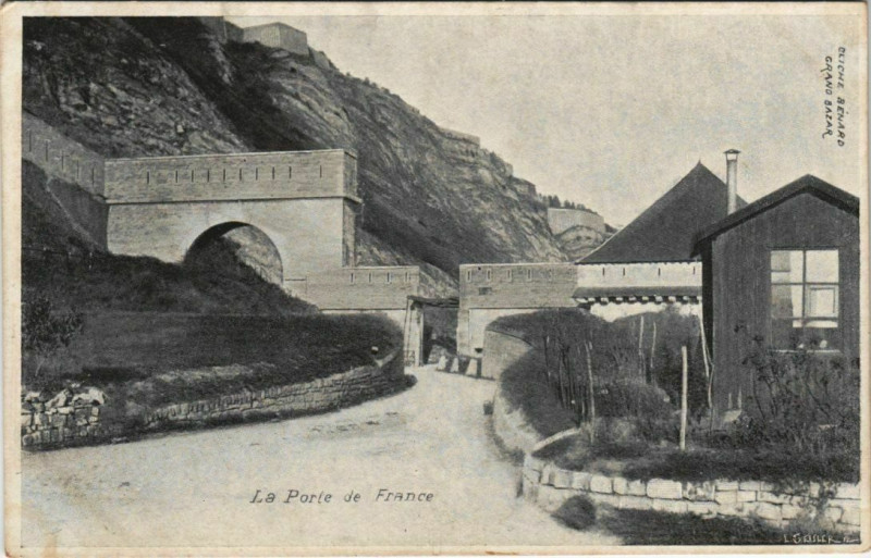 Carte postale ancienne La Porte de France