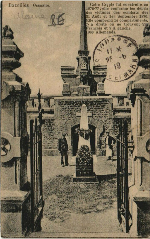 Carte postale ancienne Bazeilles - Ossuaire à Bazeilles