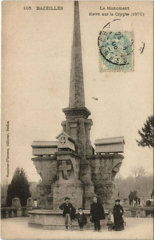 Carte postale ancienne Bazeilles - Le Monument à Bazeilles