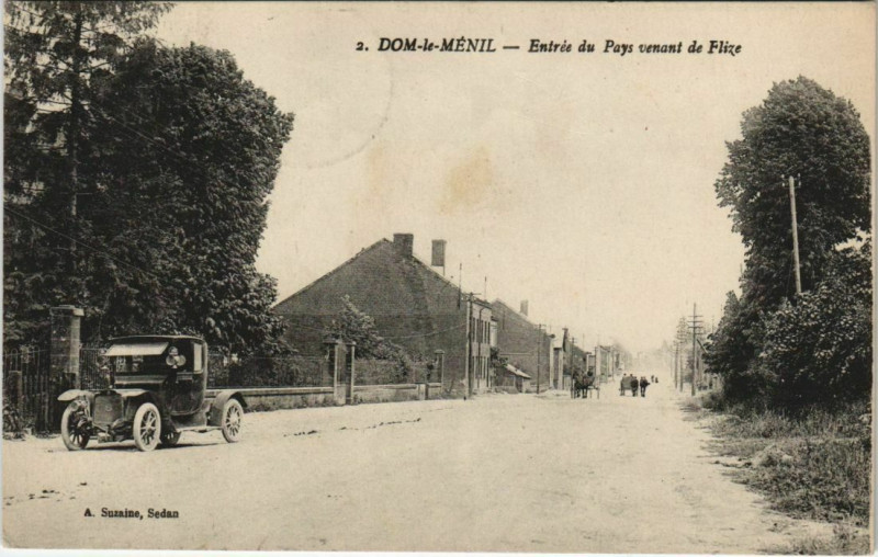 Carte postale ancienne Dom-le-Menil - Entree du Pays venant de Flize à Flize