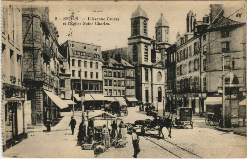 Carte postale ancienne Sedan - L'Avenue Crussy à Sedan