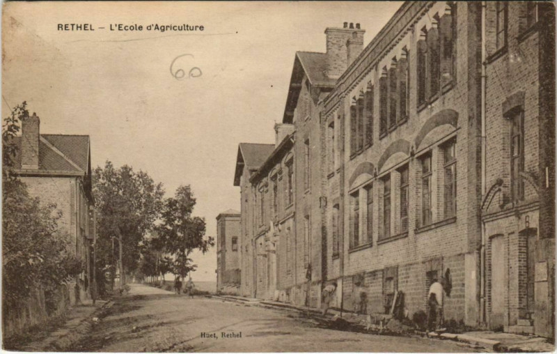 Carte postale ancienne Rethel - L'Ecole d'Agriculture à Rethel