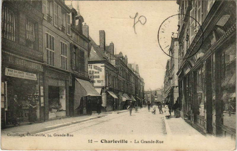 Carte postale ancienne Charleville - La Grande-Rue