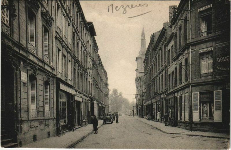 Carte postale ancienne Mezieres - La Rue Monge
