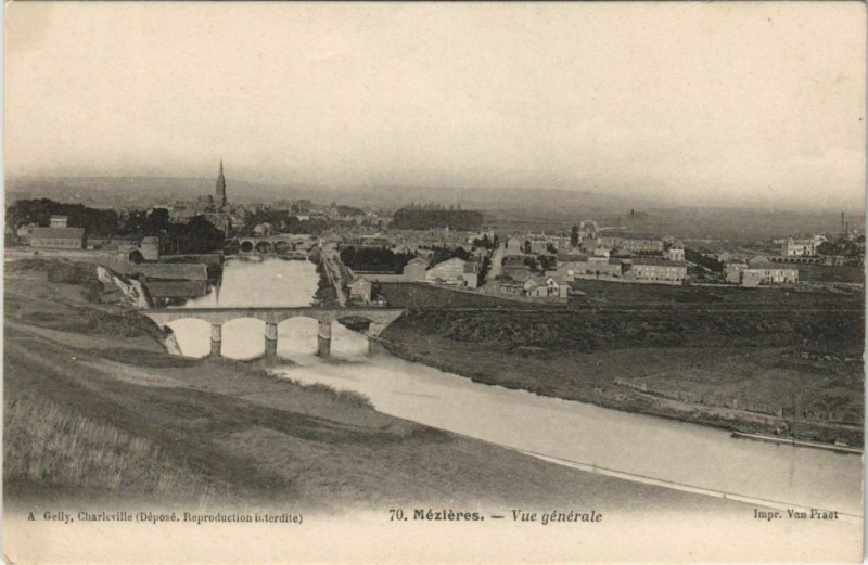 Carte postale ancienne Mezieres - Vue générale