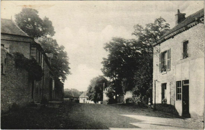 Carte postale ancienne Balan - Rue de l'Eglise à Balan