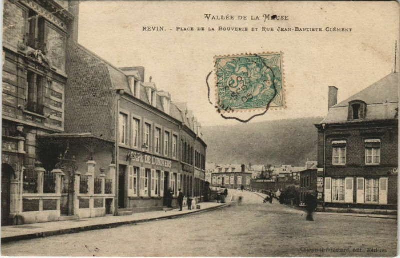 Carte postale ancienne Revin - Place de la Bouverie et Rue Jean-Baptiste Clement à Revin