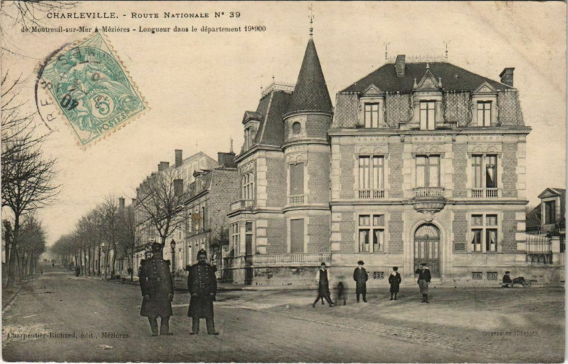 Carte postale ancienne Charleville - Route Nationale