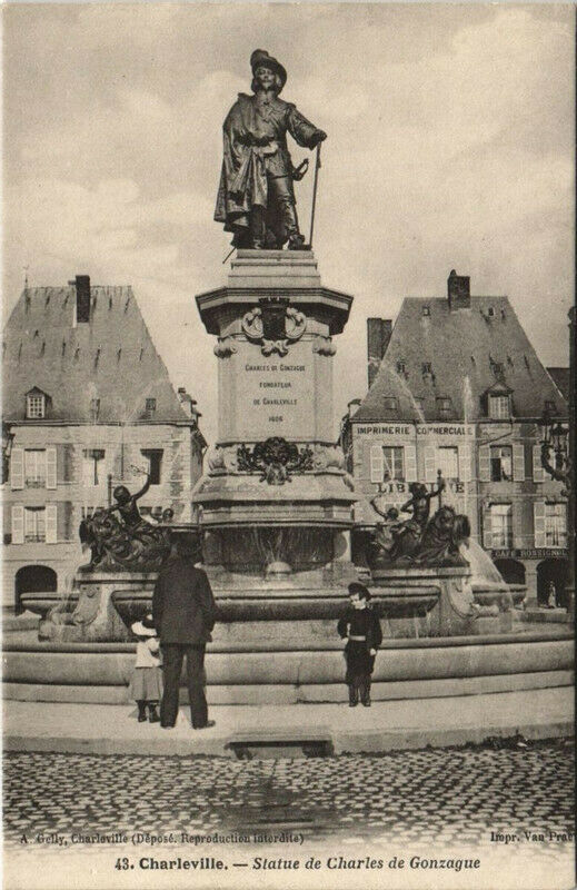 Carte postale ancienne Charleville - Statue de Charles de Gonzague