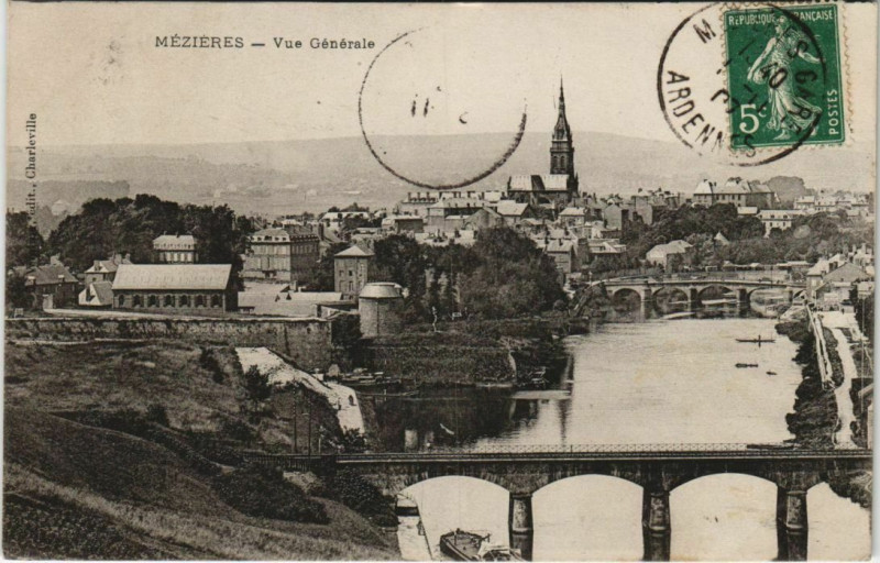 Carte postale ancienne Mezieres - Vue générale