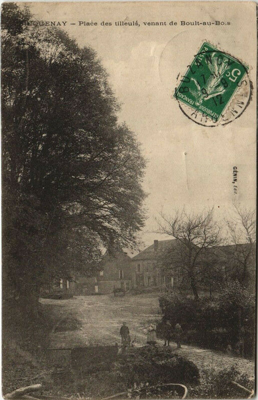 Carte postale ancienne Houenay - Place des tilleuls