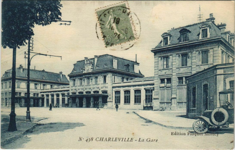 Carte postale ancienne Charleville - La Gare