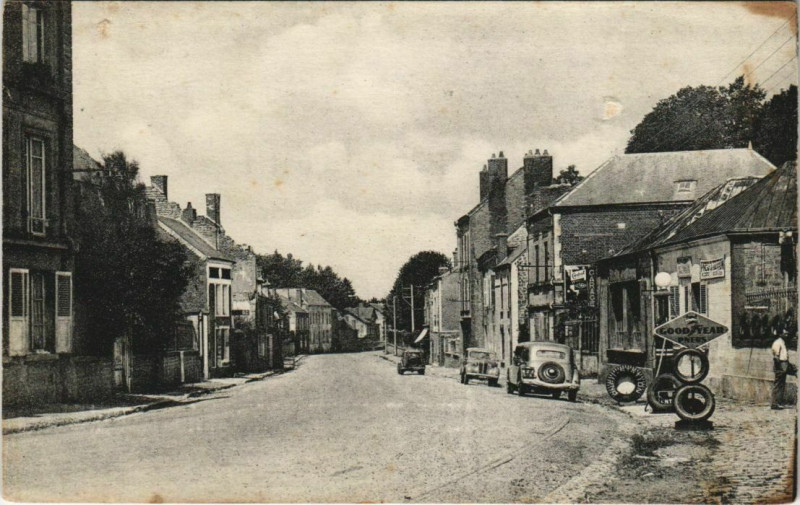 Carte postale ancienne Balan - Rue Nationale à Balan