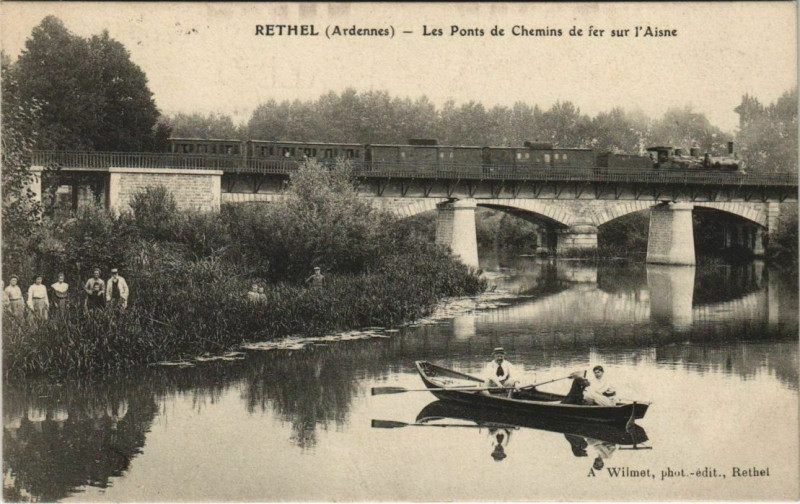 Carte postale ancienne Rethel - Les Pont de Chemins de fer sur l'Aisen à Rethel