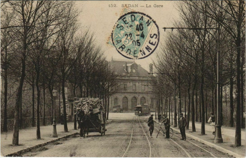 Carte postale ancienne Sedan - La Gare à Sedan