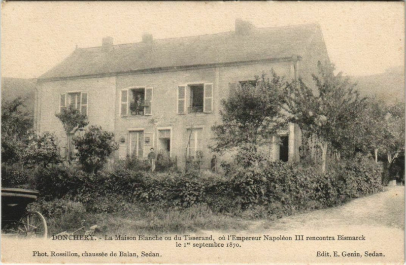 Carte postale ancienne Donchery - La Maison Blanche ou du Tisserand à Donchery