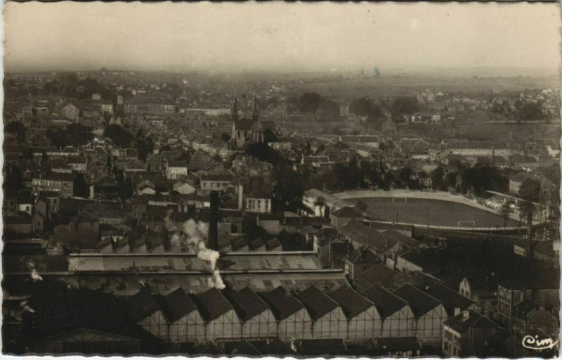 Carte postale ancienne Charleville - Vue générale