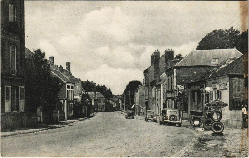 Carte postale ancienne Balan - Rue Nationale à Balan