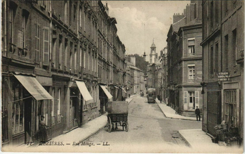 Carte postale ancienne Mezieres - Rue Monge