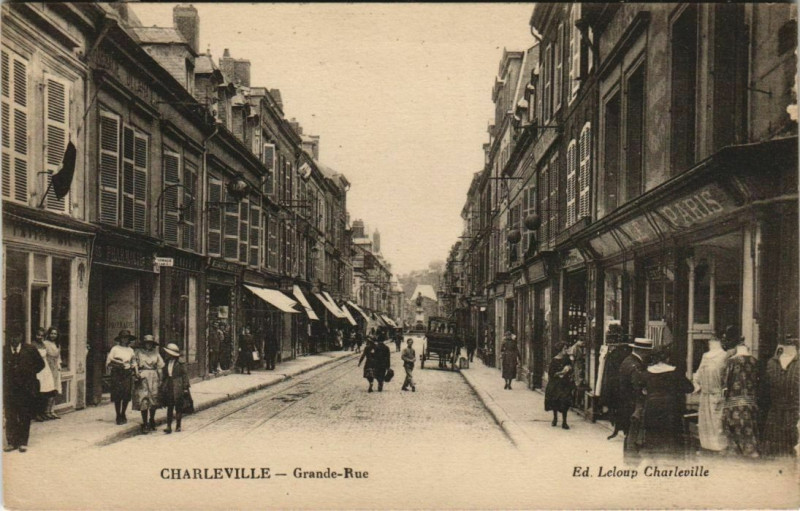Carte postale ancienne Charleville - Grande-Rue