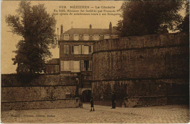 Carte postale ancienne Mezieres - La Citadelle