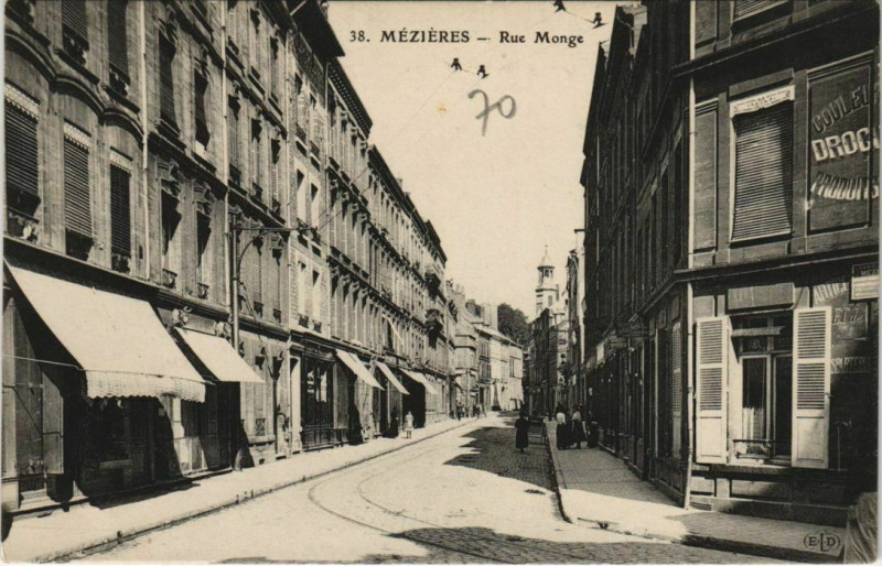 Carte postale ancienne Mezieres - Rue Monge