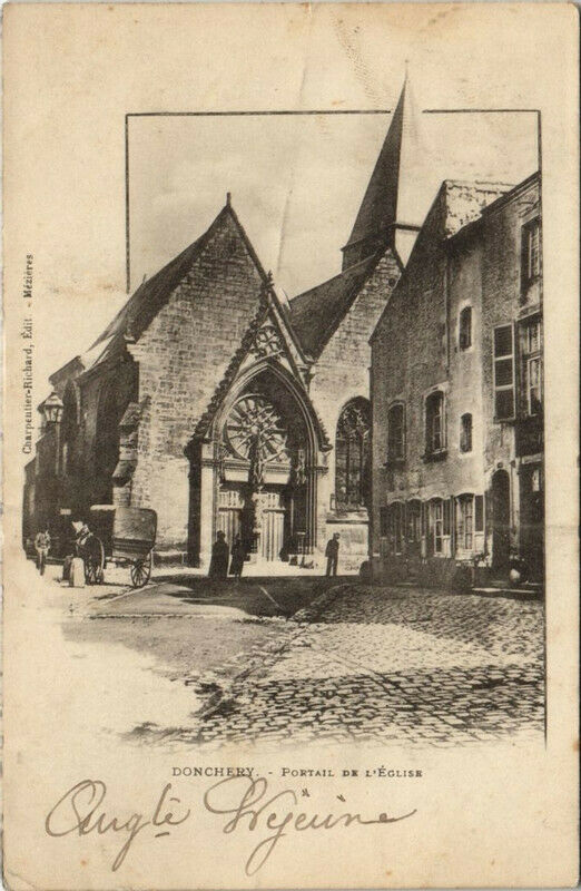 Carte postale ancienne Donchery - Portail de l'Eglise à Donchery