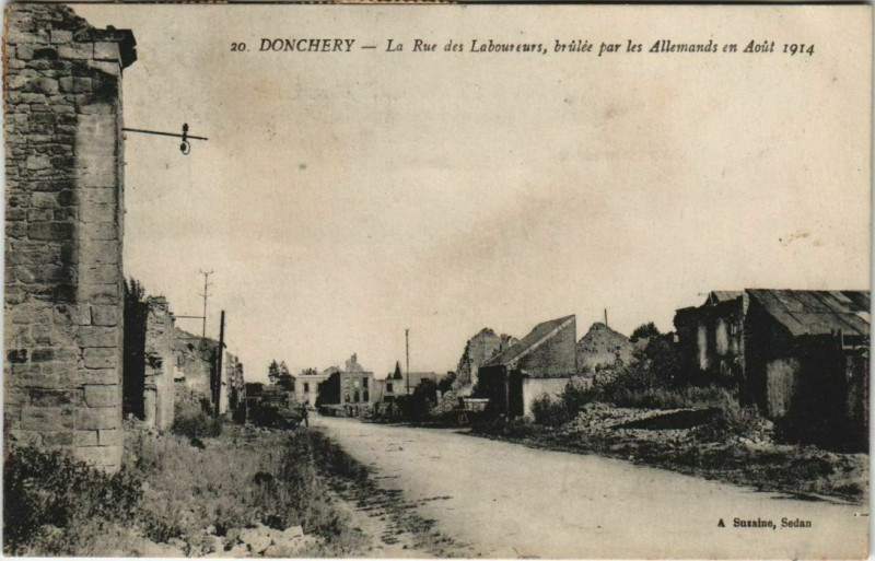 Carte postale ancienne Donchery - La Rue des Labourses à Donchery