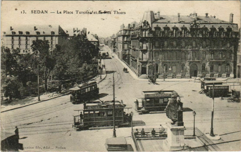 Carte postale ancienne Sedan - La Place à Sedan
