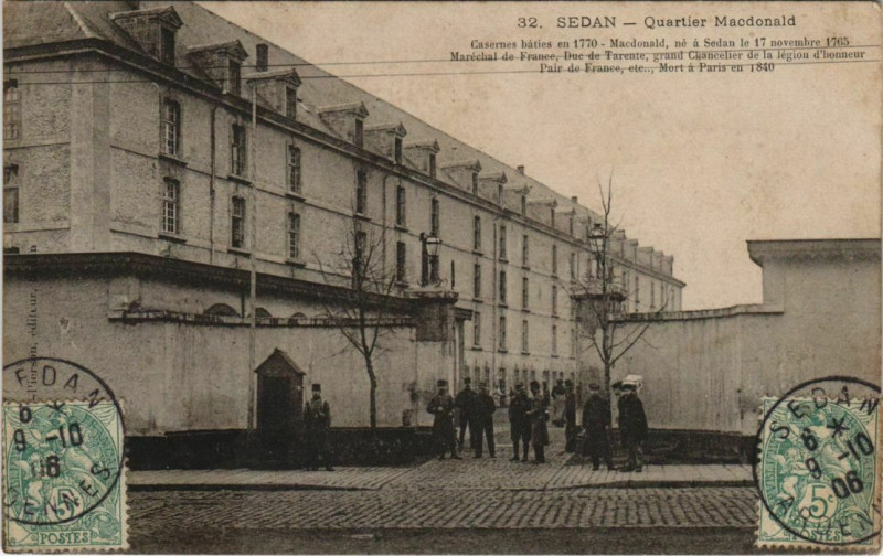 Carte postale ancienne Sedan - Quartier Macdonald à Sedan