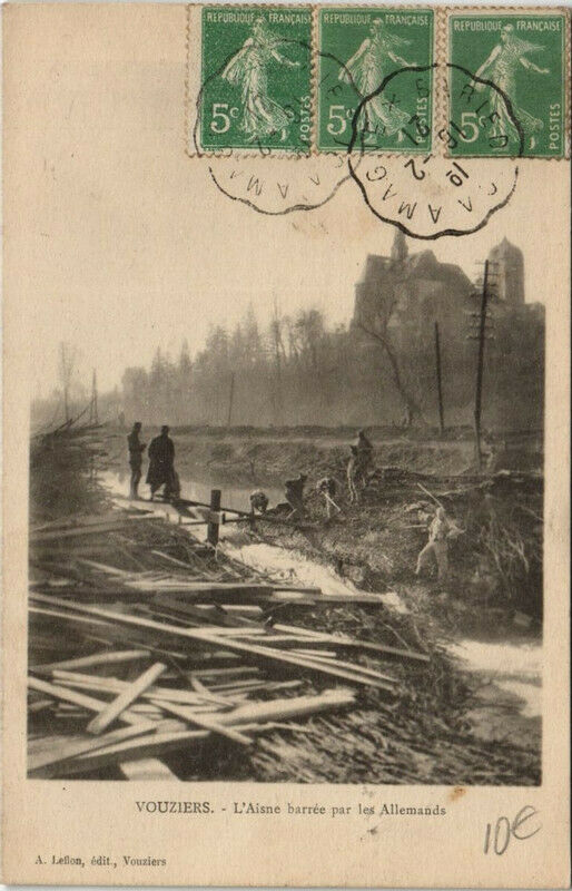 Carte postale ancienne Vouziers - L'Aisne barree par les Allemande à Vouziers