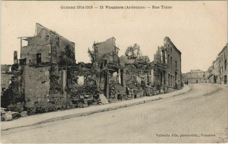 Carte postale ancienne Vouziers - Rue Taine à Vouziers