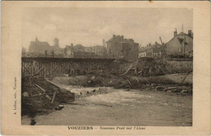 Carte postale ancienne Vouziers - Nouveau Pont sur l'Aisne à Vouziers