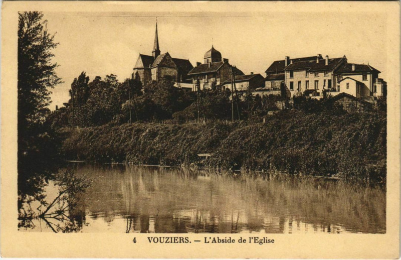 Carte postale ancienne Vouziers - L'Abside de l'Eglise à Vouziers