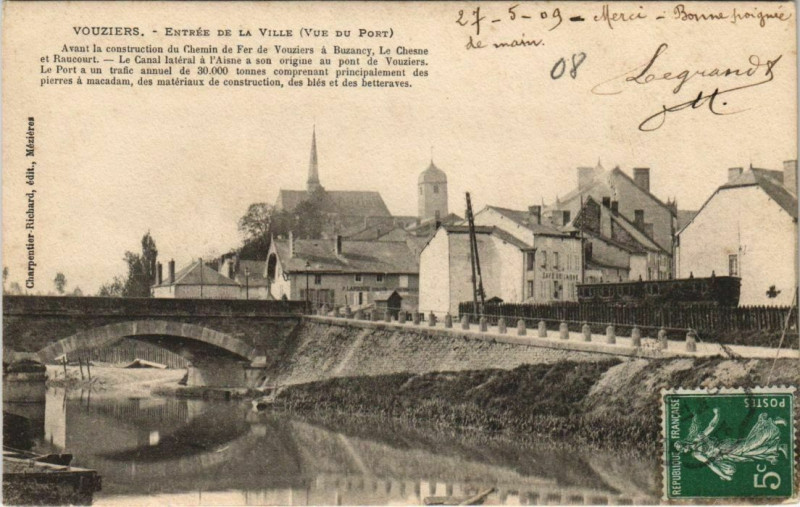 Carte postale ancienne Vouziers - Entree de la Ville à Vouziers