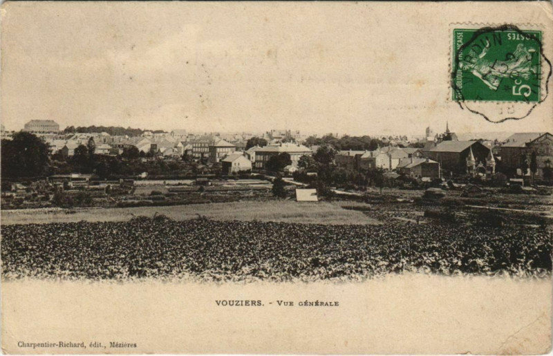 Carte postale ancienne Vouziers - Vue générale à Vouziers
