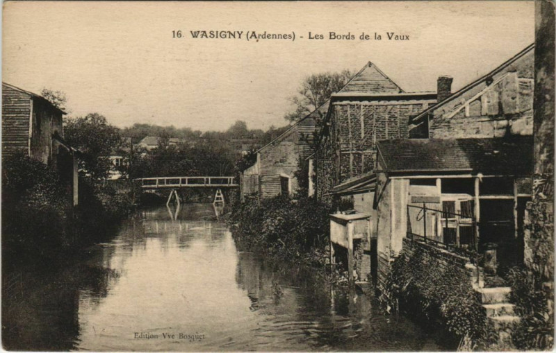 Carte postale ancienne Wasigny - Les Bords de la Vaux à Wasigny