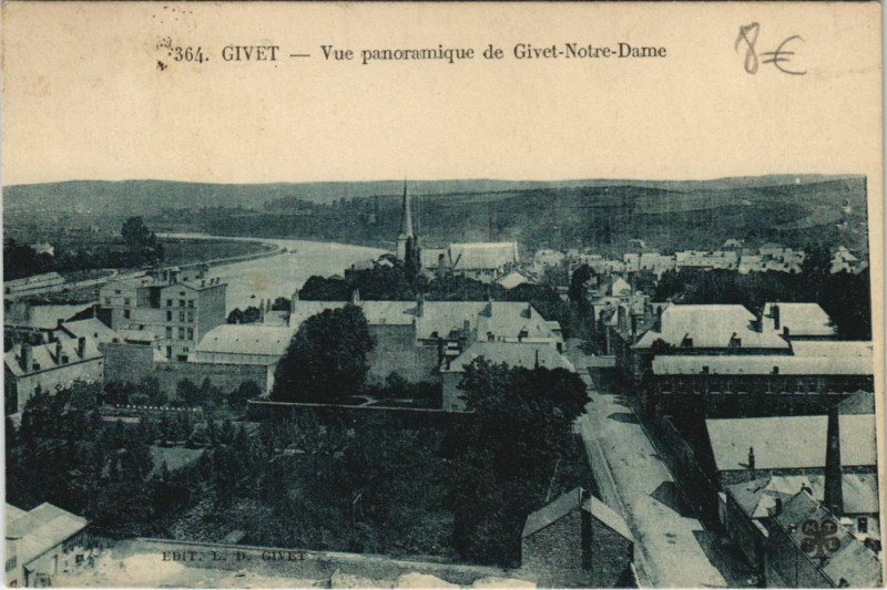Carte postale ancienne Givet - Vue panoramique de Givet-Notre-Dame à Givet
