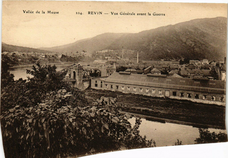 Carte postale ancienne Revin - Vue générale avant la Guerre à Revin