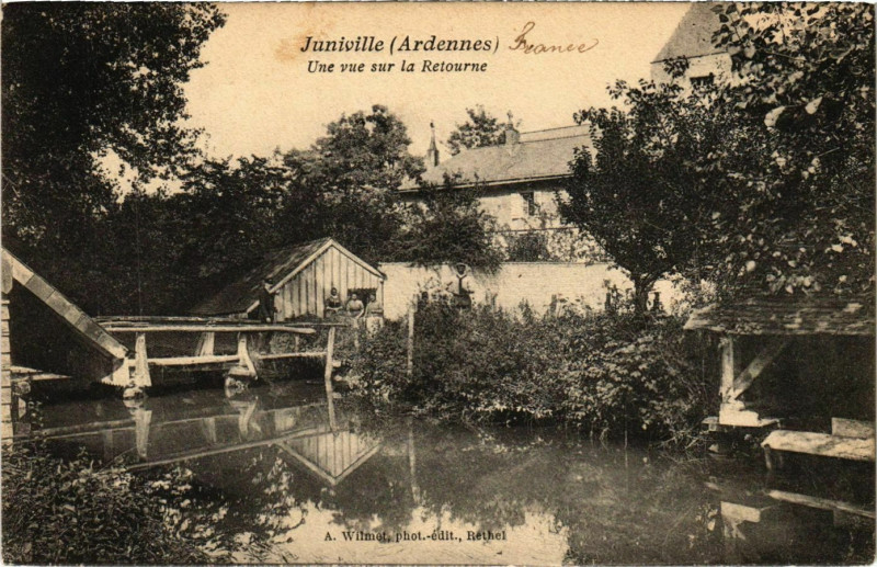 Carte postale ancienne Juniville Vue sur la Retourne à Juniville